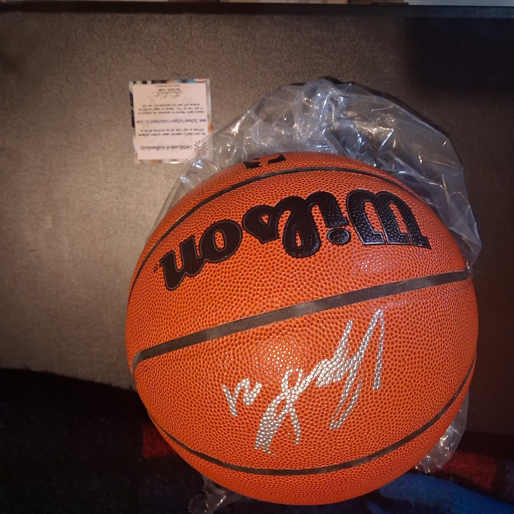 Dominique Wilkins  Authenticated Wilson Autographed Basketball